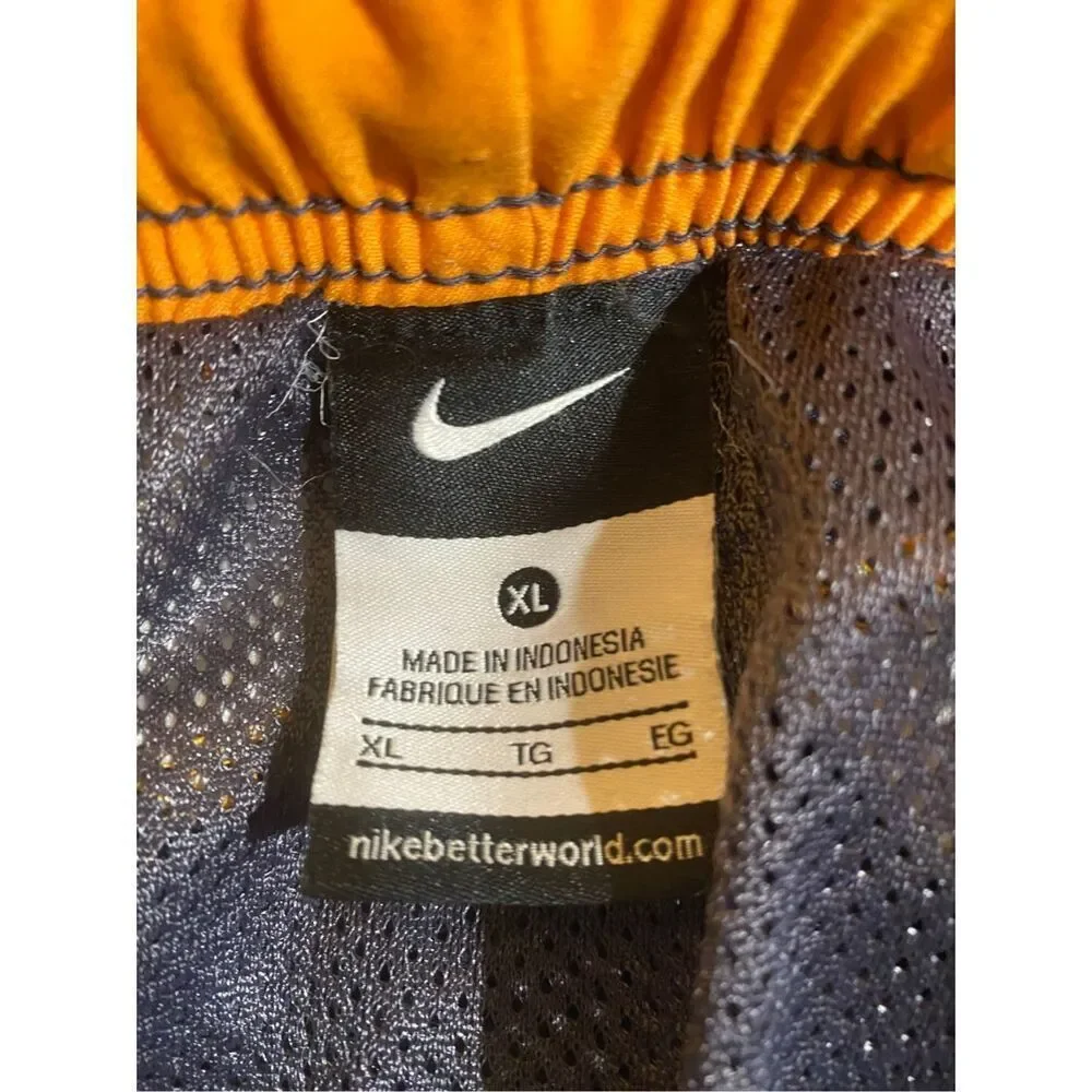 Nike men’s swim trunks, gray striped tie, front board shorts XL
